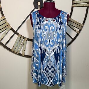 New Directions Blue Patterned Sleeveless Top With Silver Rings